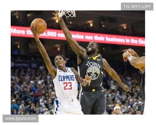 勇士击败快船库里35分小卡21+7终结赛季